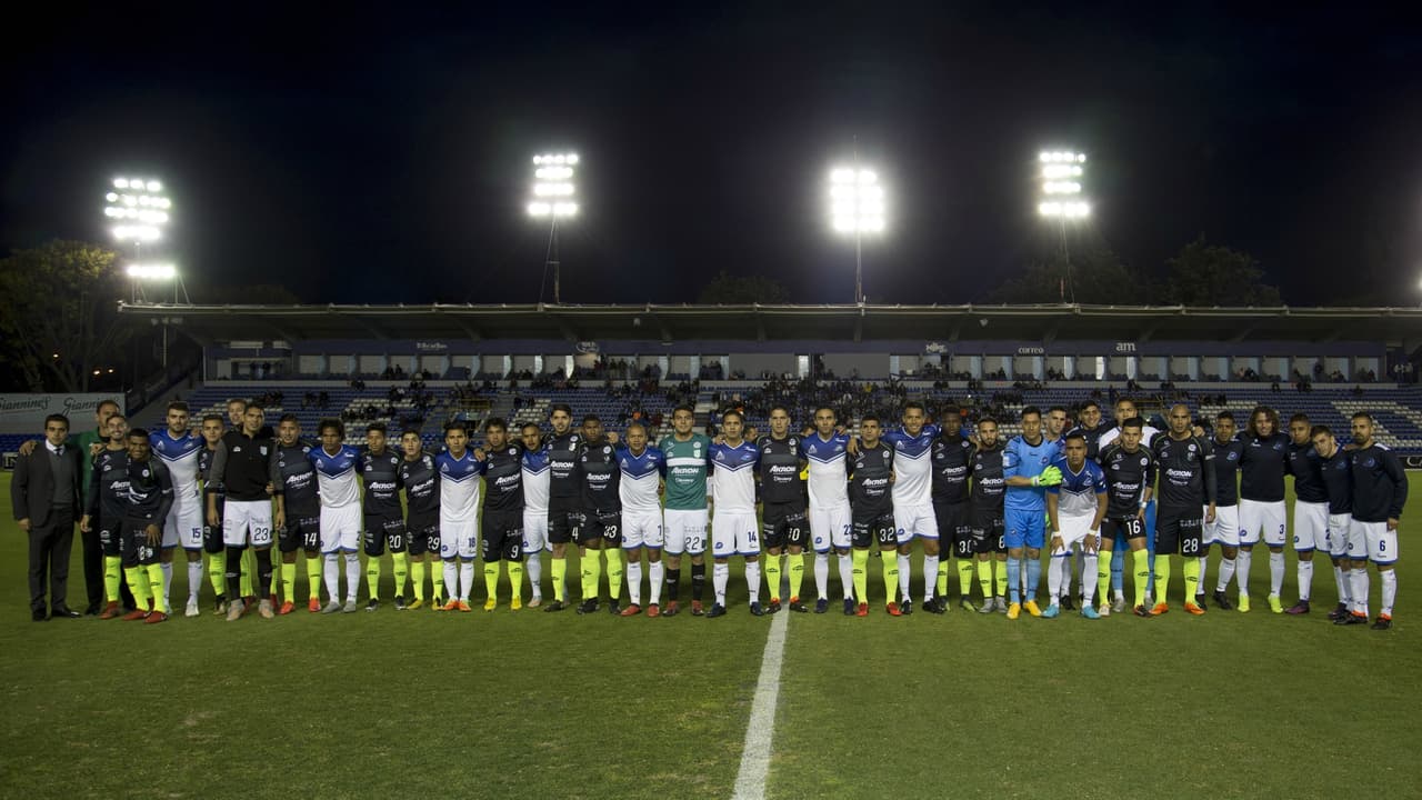 Celaya vs. Zacatepec - Los equipos de la Liga MX y Ascenso MX posaron para la tradicional foto de antes del partido juntos y entrelazados, como medida propuesta por el Comité de Desarrollo Deportivo de la Federación Mexicana de Fútbol de quitar el descenso y ascenso entre ambas competencias por un periodo de cuatro años.