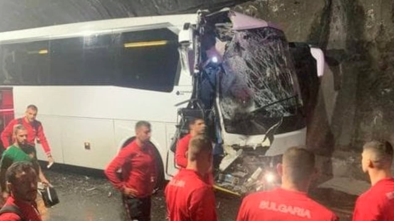 Autobús de Bulgaria sufre grave accidente; un jugador fue operado