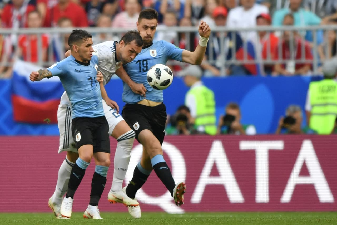 En la segunda mitad, a pesar de tener un hombre menos, Rusia mejoró y fue en busca del descuento pero sus jugadores no conseguían los espacios necesarios.