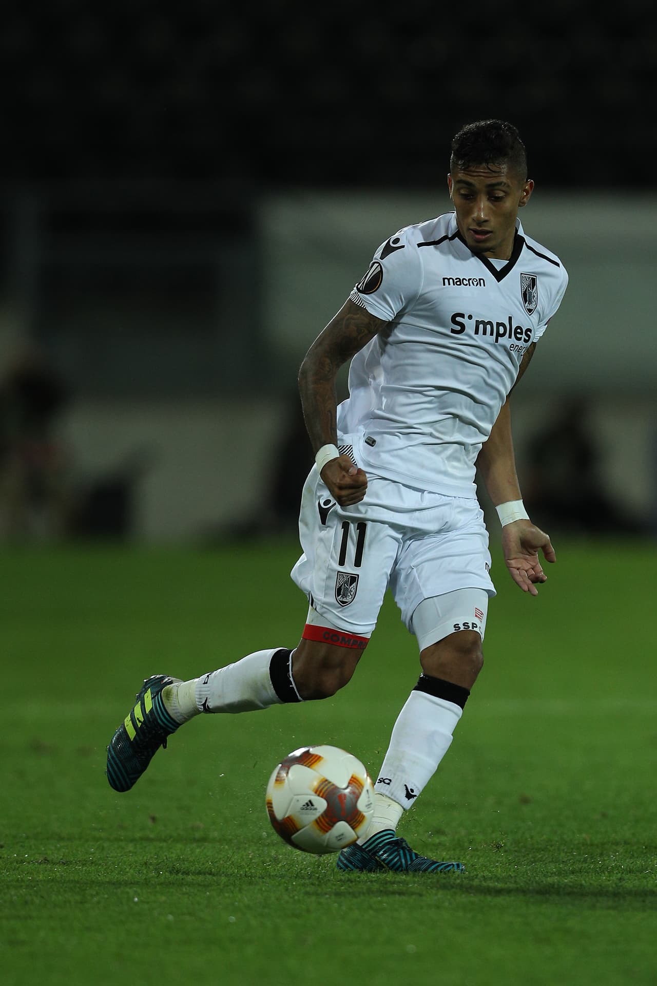 El también brasileño Raphinha fue uno de los dos delanteros.