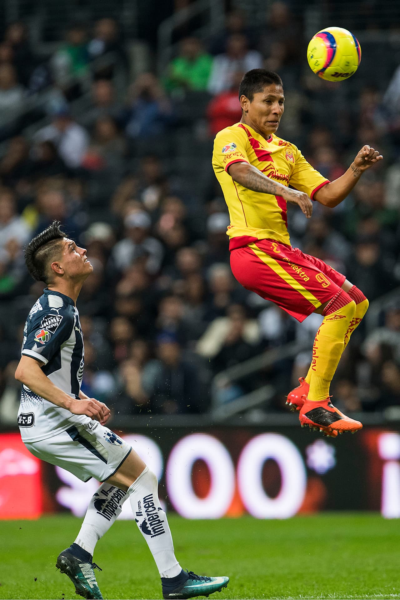 Raúl Ruidíaz ha sido uno de los delanteros más consistentes en los últimos torneos del fútbol mexicano.