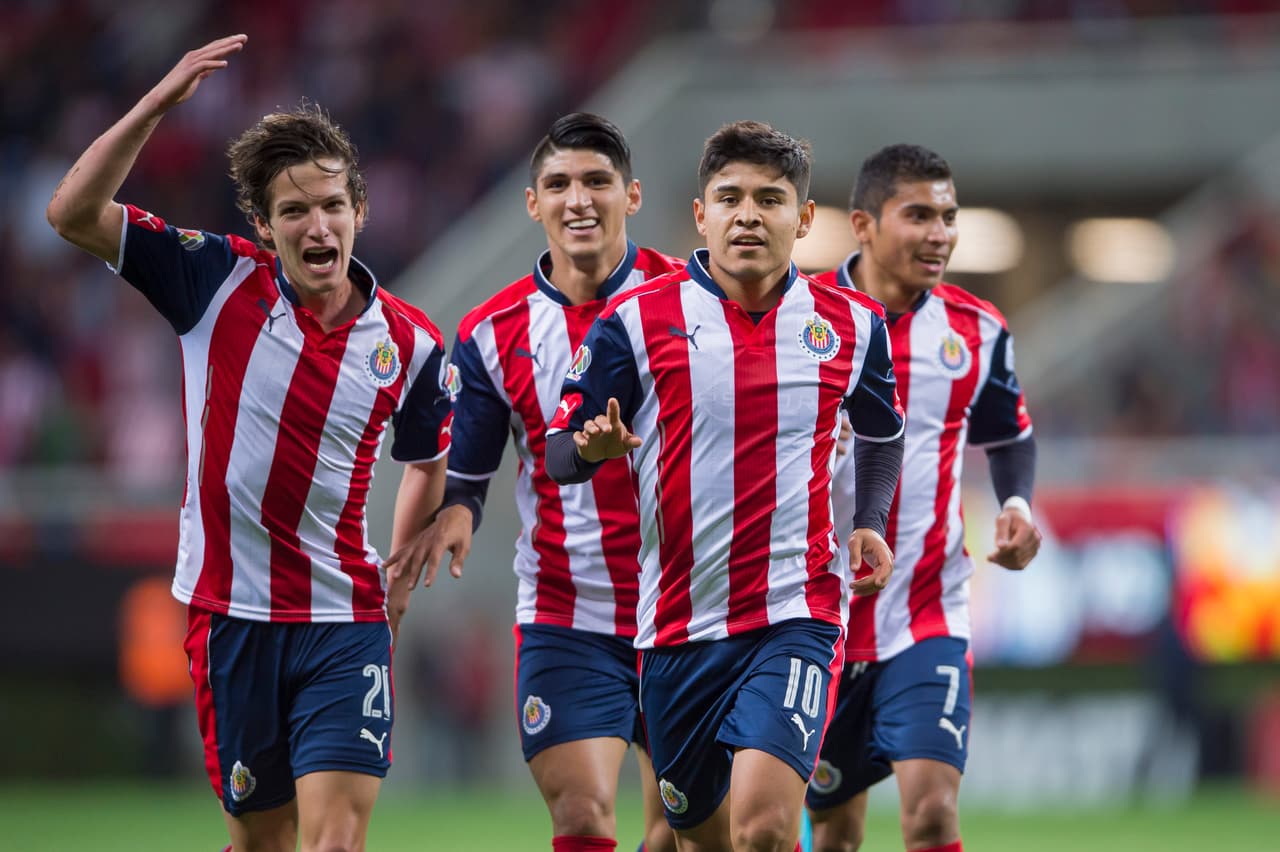 Fiesta para Chivas de Guadalajara con remontada en su 3-2 que ahora lo enfrentará a Rayados de Monterrey en las semifinales.