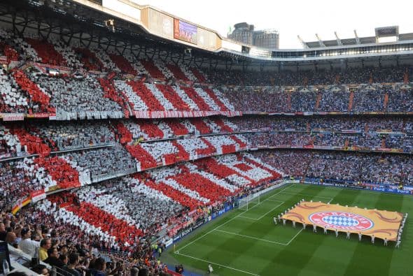 El Bayern Munich, máximo ganador de la Bundesliga se coloca en el quinto lugar de la lista. El club germano registra entradas de 71,000 aficionados en el Allianz Arena cada vez que juega como local.