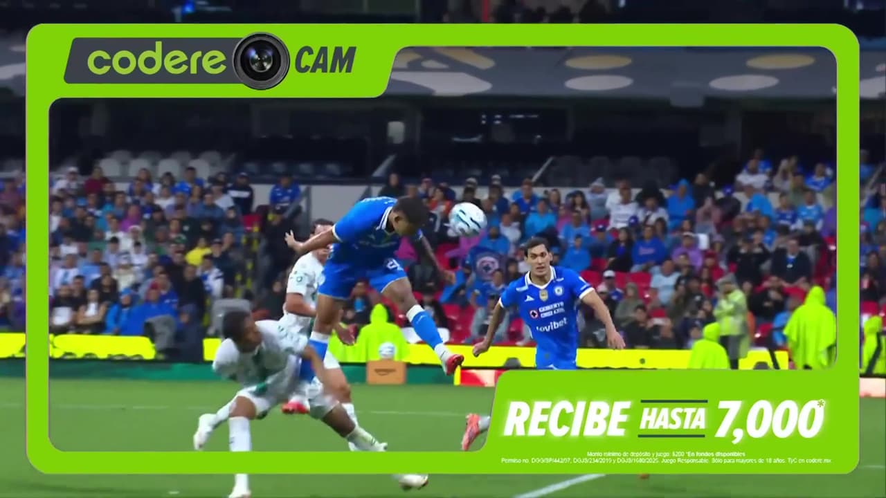 ¡El Toro Fernandez estrella en el poste lo que pudo ser un golazo a Santos!