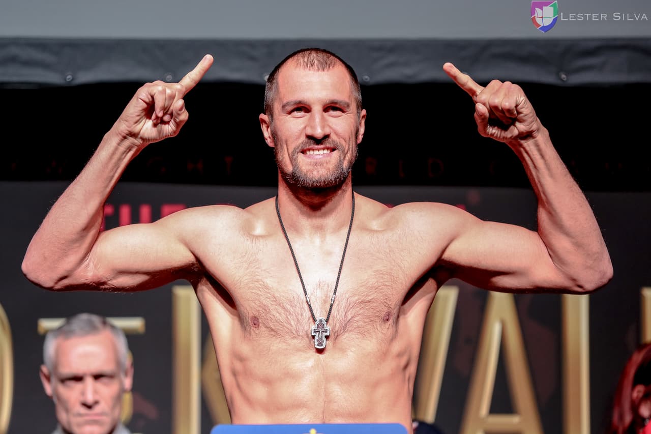 Andre Ward y Sergey Kovalev no tuvieron dificultad para dar las 175 libras de los semicompletos para la revancha en la que estarán en juego los títulos semicompletos de la FIB, OMB y AMB. Hay que recordar que el estadounidense Ward le arrebató dichas coronas al ruso en noviembre pasado.