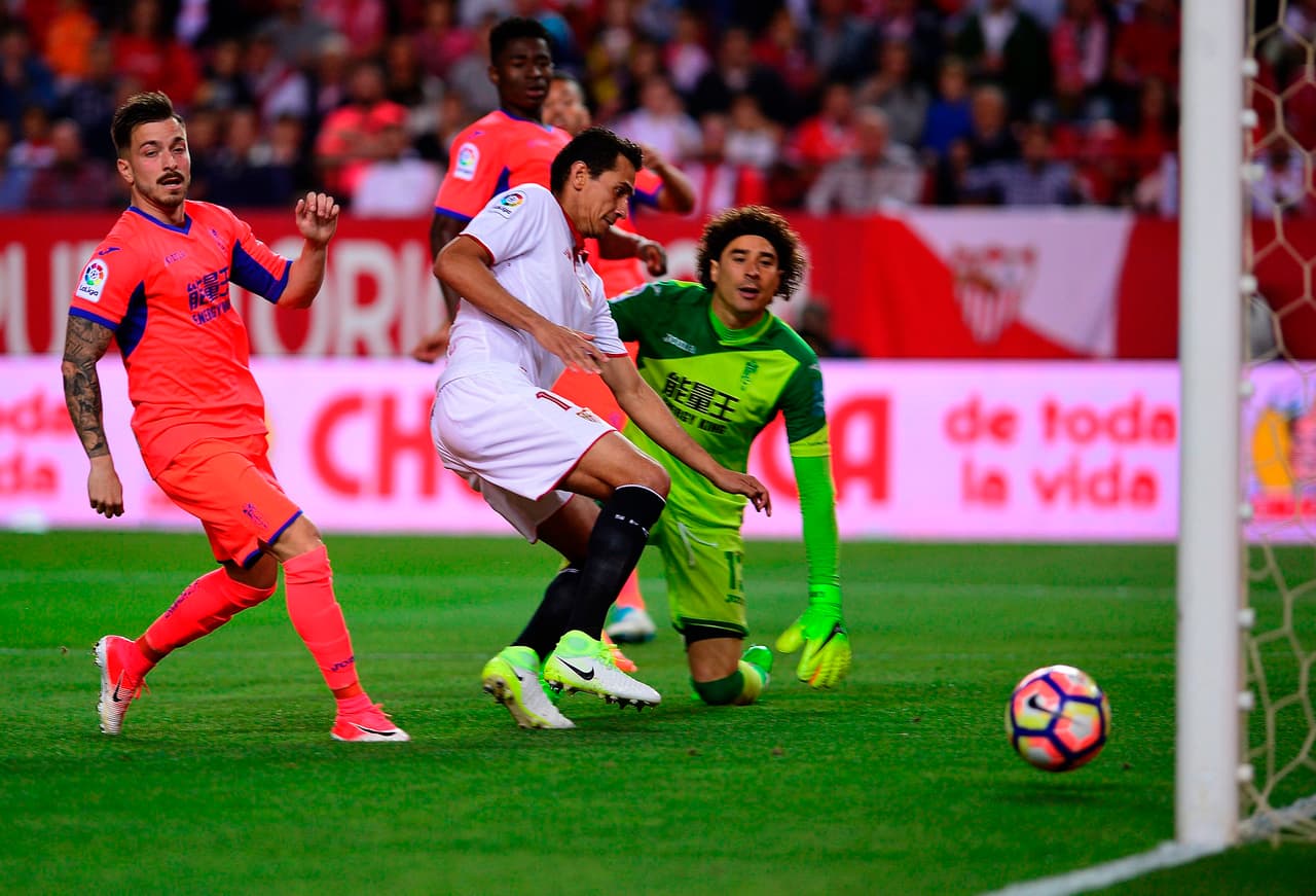 En la segunda parte, recién comenzando, Ganso volvió a reportarse en el marcador pero esta vez tras una jugada grandiosa de Jovetic con Pablo Sarabia, quien le dejó servida la pelota para que la empujara ante 'Memo'.