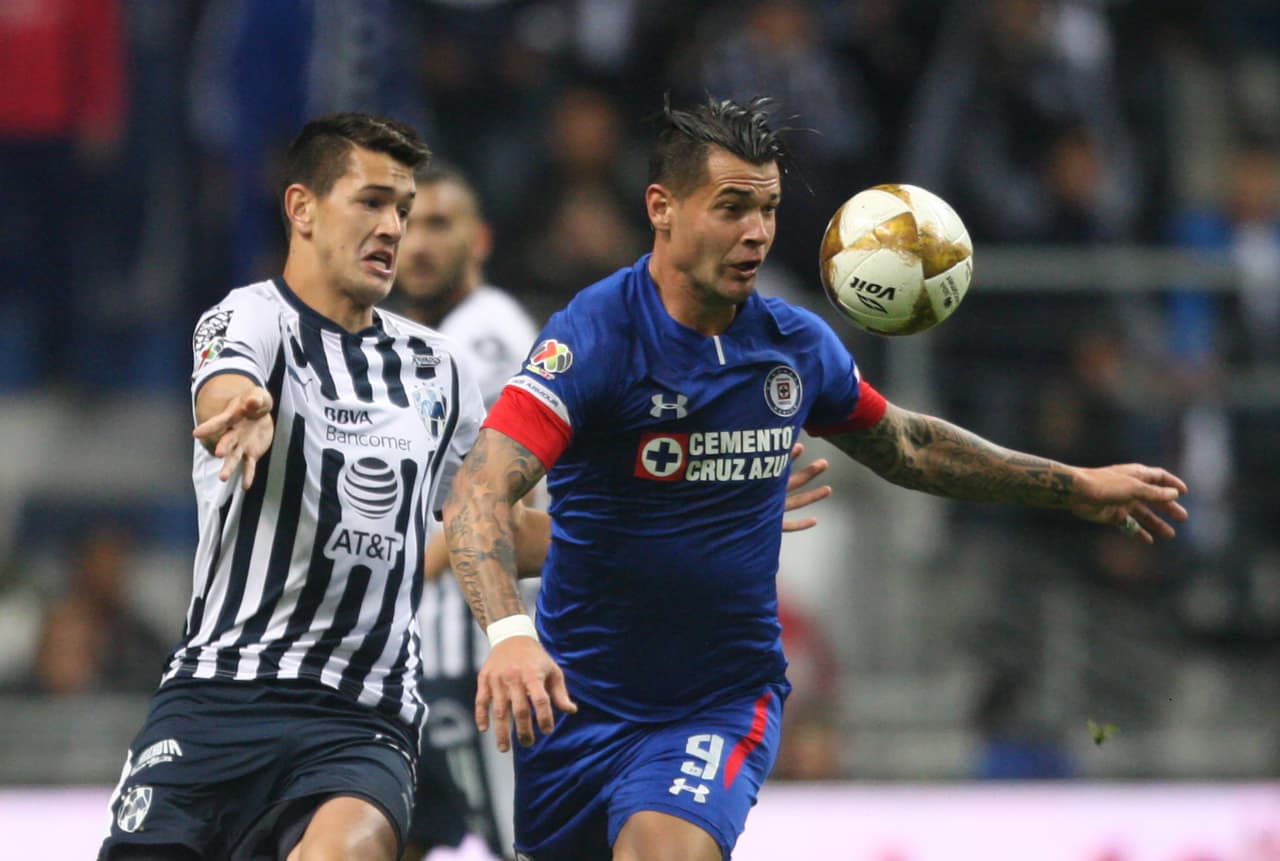 Cruz Azul no dejó de intentar, al menos buscar una para regresar a la capital del país con empate en el marcador, pero fue una noche complicada de principio a fin.