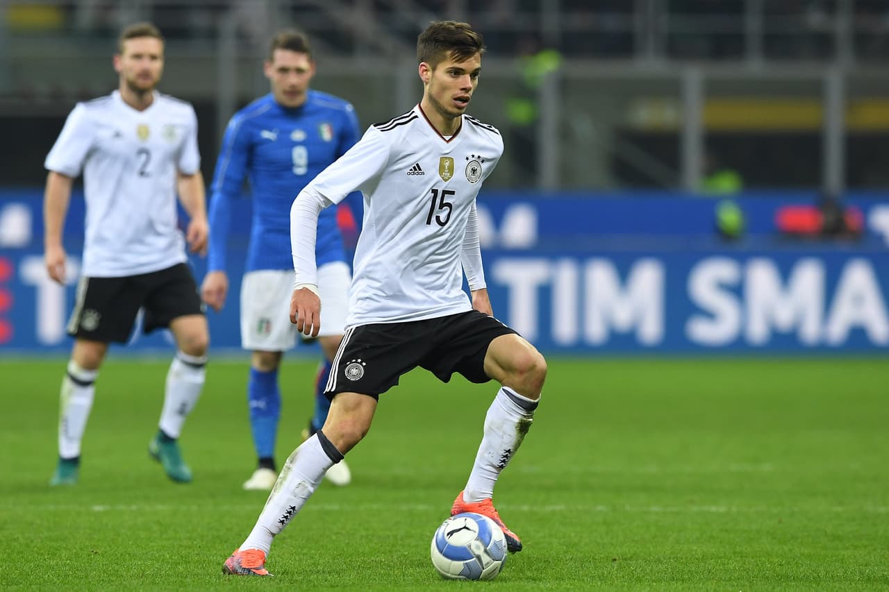 El futuro de Julian Weigl sigue siendo incierto y ahora se suma la Roma como posible interesado en contar con él desde enero.