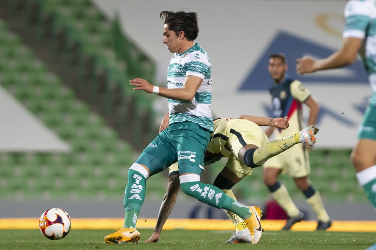 Santos rescató el empate durante los 10 últimos del encuentro ante el América. El primer tanto fue para los azulcremas por parte de Henry Martín al minuto 44, pero fue hasta el minuto 82 cuando Santiago Muñoz logró igualar el marcador durante la J4 del Torneo Guard1anes.