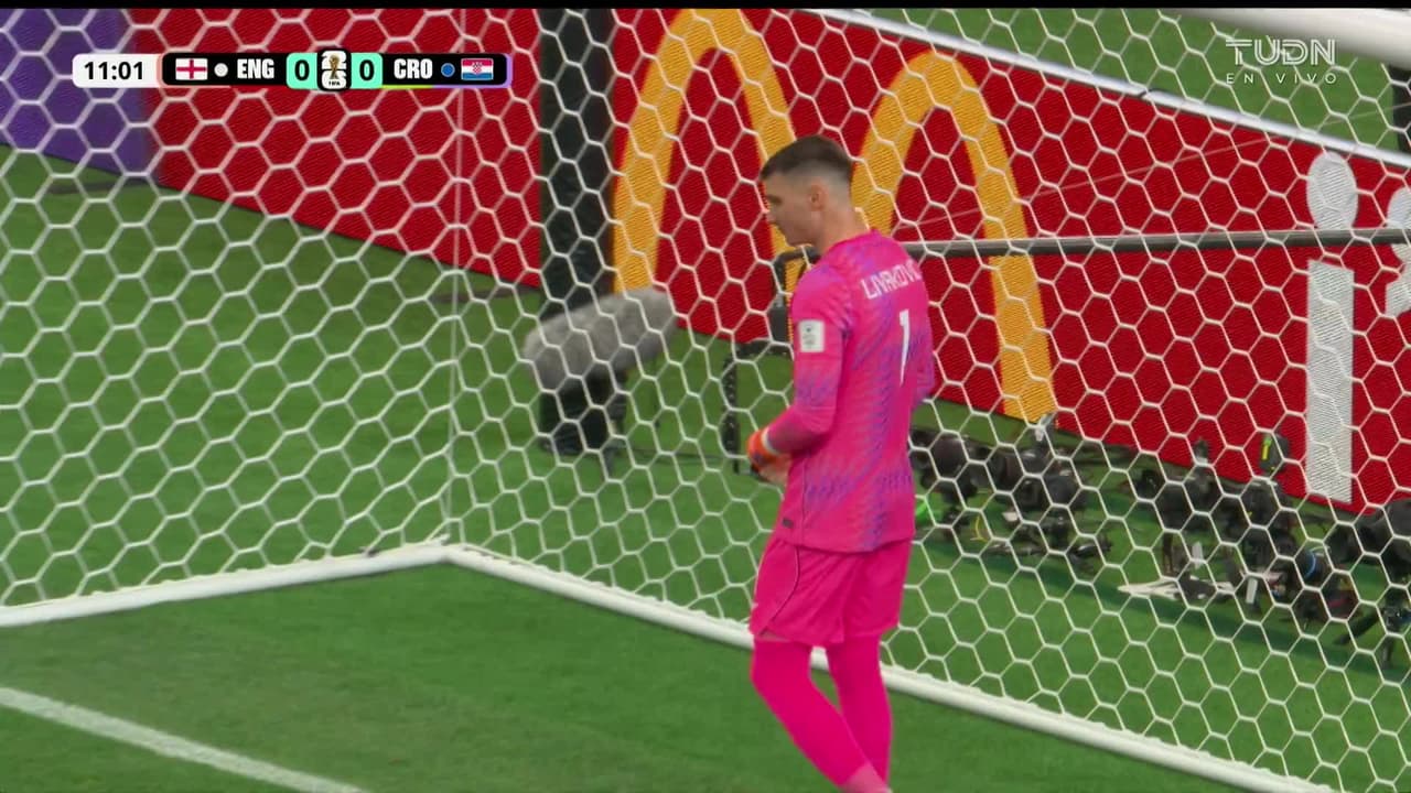 ¡GOL!  anota para Inglaterra. Harry Kane