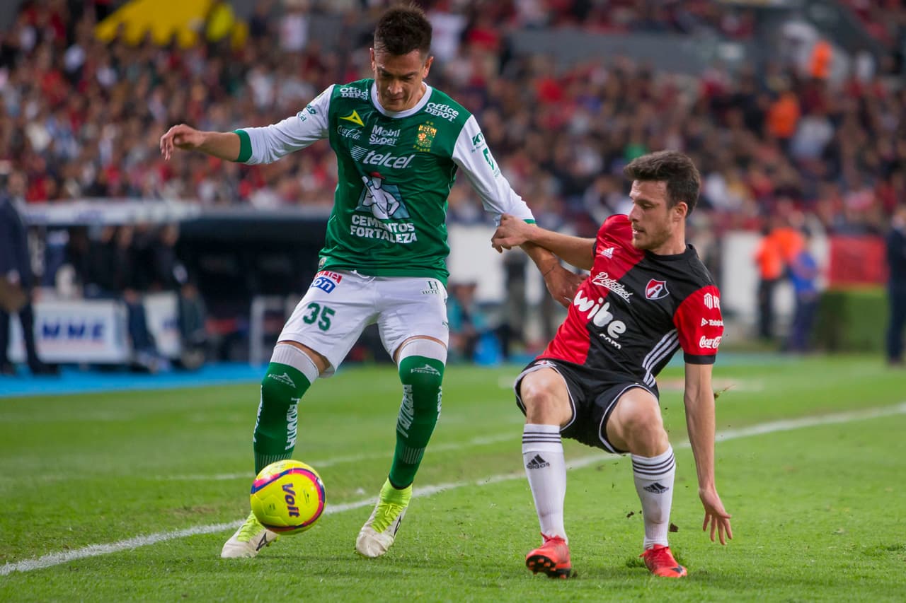 Sin embargo, la intensidad no disminuyó pese a la poca claridad de los Rojinegros.