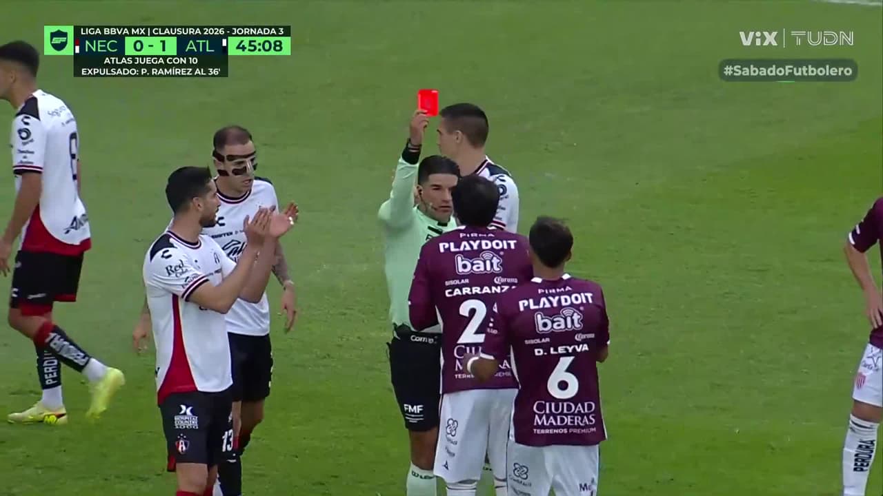 ¡Se empareja todo! Necaxa pierde a un hombre con la expulsión de Julian Carranza