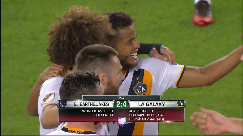 El árbitro da por termiandos los 90 minutos