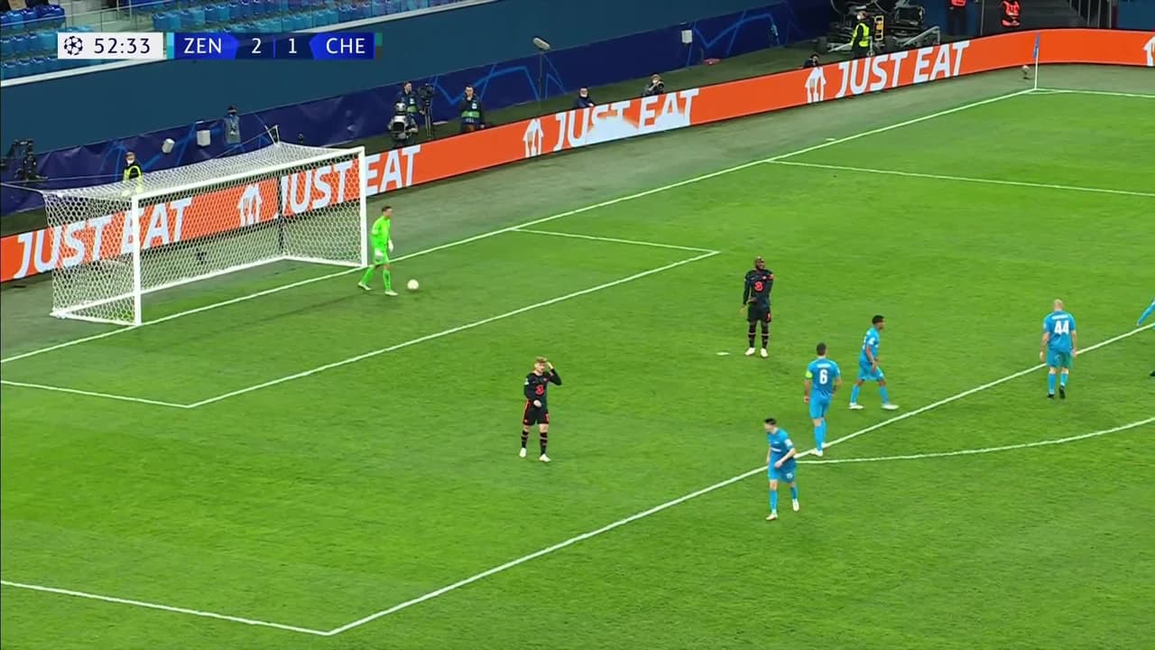 ¡TIRO ATAJADO! disparo por Ross Barkley.