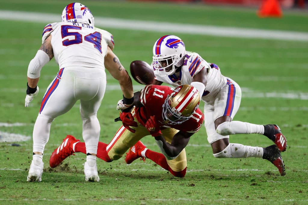 Josh Allen lanzó más de 300 yardas y cuatro pases de anotación en la victoria 34-24 sobre los San Francisco 49ers.