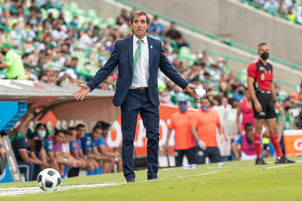 Almada: "Se le debe castigar al que no quiere jugar"