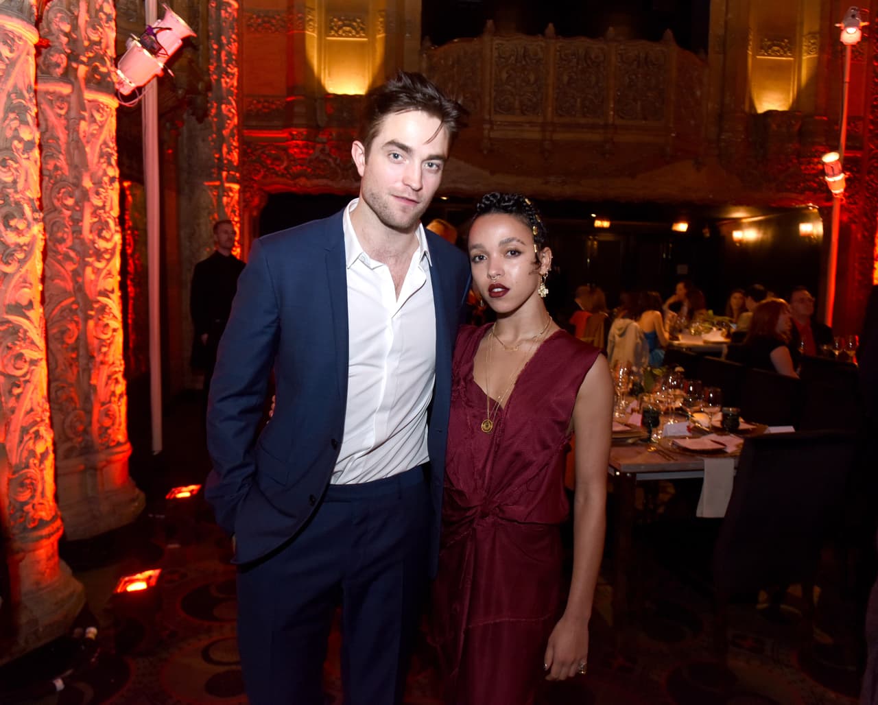 No querían que nadie se enterara, pero internet lo puede todo: Robert Pattinson y FKA twigs es otra de las parejas que se casará en 2017.