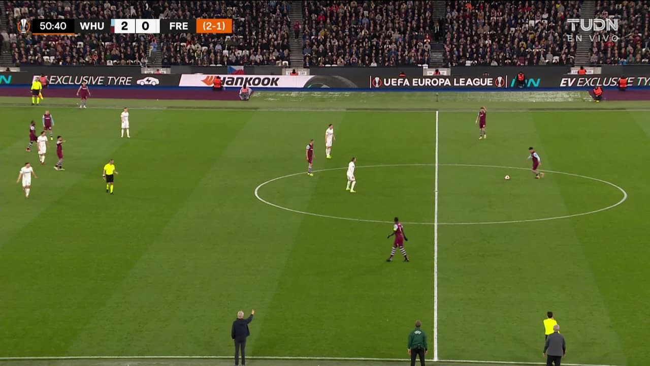 ¡GOL!  anota para West Ham United. Aaron Cresswell