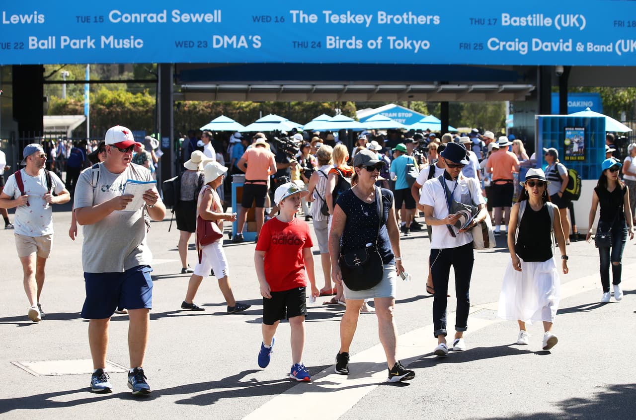 La fiesta del Abierto de Australia en 2019 se vive en medio de asistencia masiva en Melbourne y conciertos de artistas como Gretta Ray y Dean Lewis para darle un color distinto al primer Grand Slam de tenis del año.