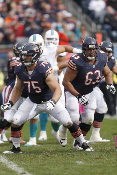 Roberto Garza ayudó de manera potencial a que su mariscal de campo, Jay Cutler, comandara a los Osos a la victoria ante los Minnesota Vikings 21-13. La línea ofensiva no permitió ninguna captura del QB y abrió los huecos para que Chicago corriera 138 yardas. Mira sus mejores imágenes. (AP-NFL)