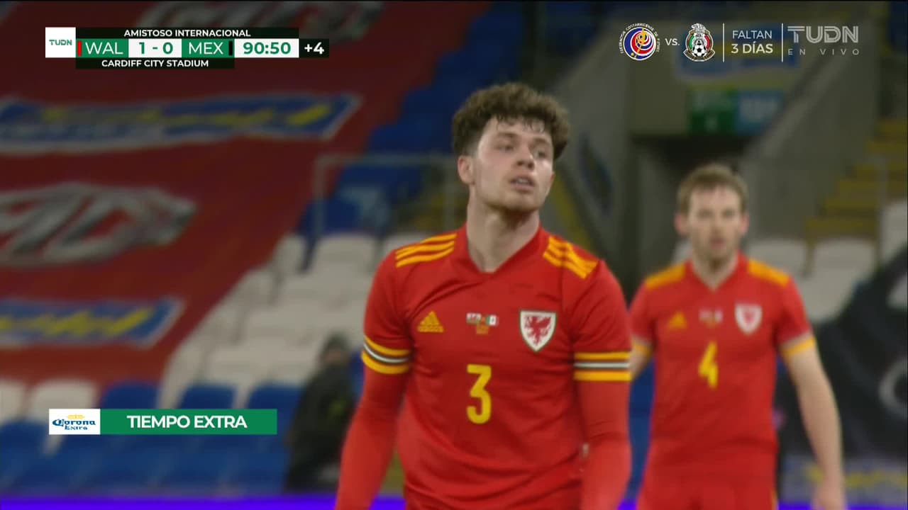 ¡TIRO ATAJADO! disparo por Héctor Herrera.