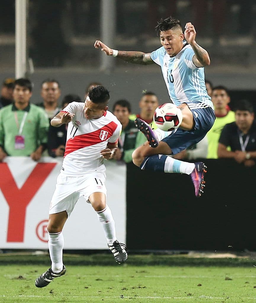 Argentina y Perú igualaron a dos goles en el Estadio Nacional de Lima.