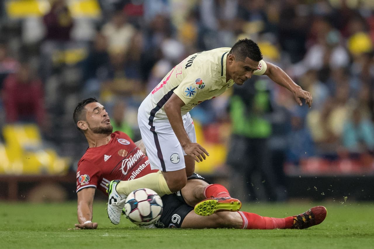 <b>Osvaldo Martínez</b> deja una etapa productiva en América para ir a Santos.