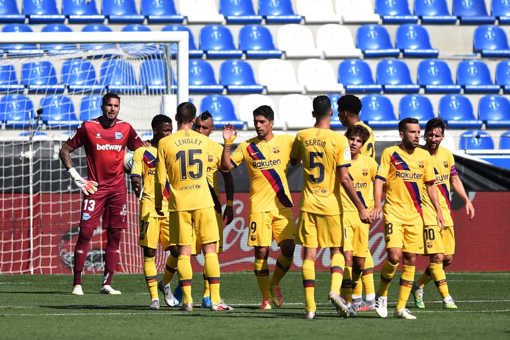 El tercero llegó al 44’ de un testarazo de Luis Suárez. El charrúa fue asistido dentro del área para penetrar el arco que defendía Roberto.