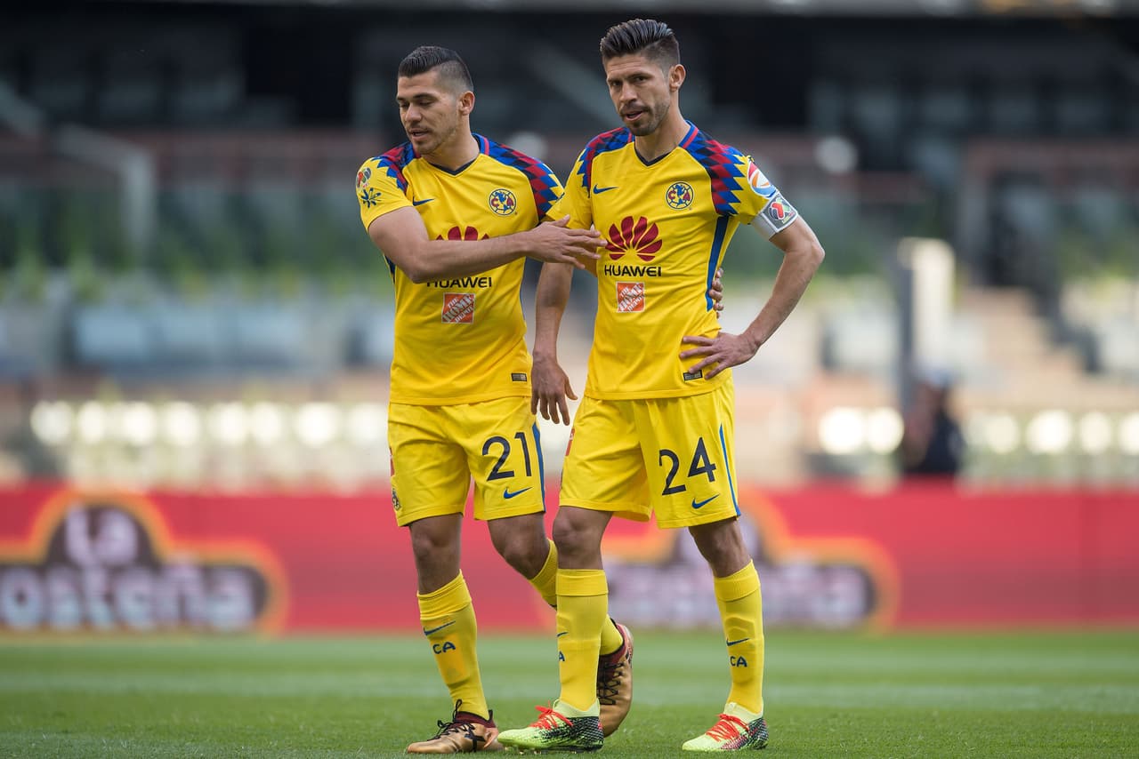 <b>Jornada 2 - América 2-2 Pachuca:</b> Oribe Peralta no pudo festejar un doblete en este partido ya que su cobro fue atajado por Alfonso 'Pocho' Blanco.