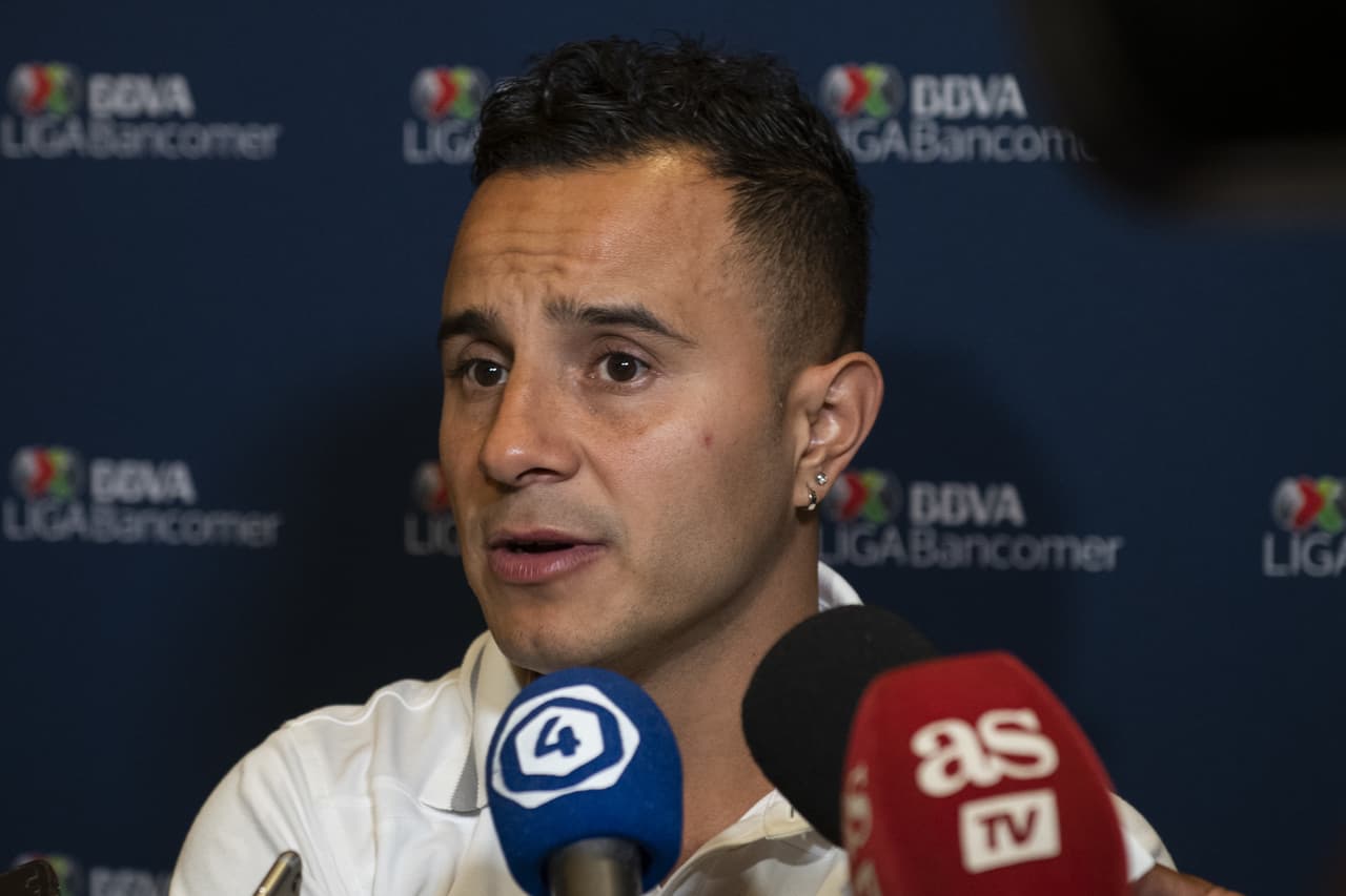 Estas son las mejores imágenes del Día de Medios que sostuvieron Ricardo 'Tuca' Ferretti, entrenador de Tigres, Ignacio Ambriz, técnico del Léon, y algunos de sus futbolistas como Carlos Salcedo, Guido Pizarro, Eduardo Vargas, Luis Montes, Ángel Mena o Fernando Navarro, entre otros, un día antes del Juego de Ida de la Final del Clausura 2019 de la Liga MX, que se efectuará en Monterrey.