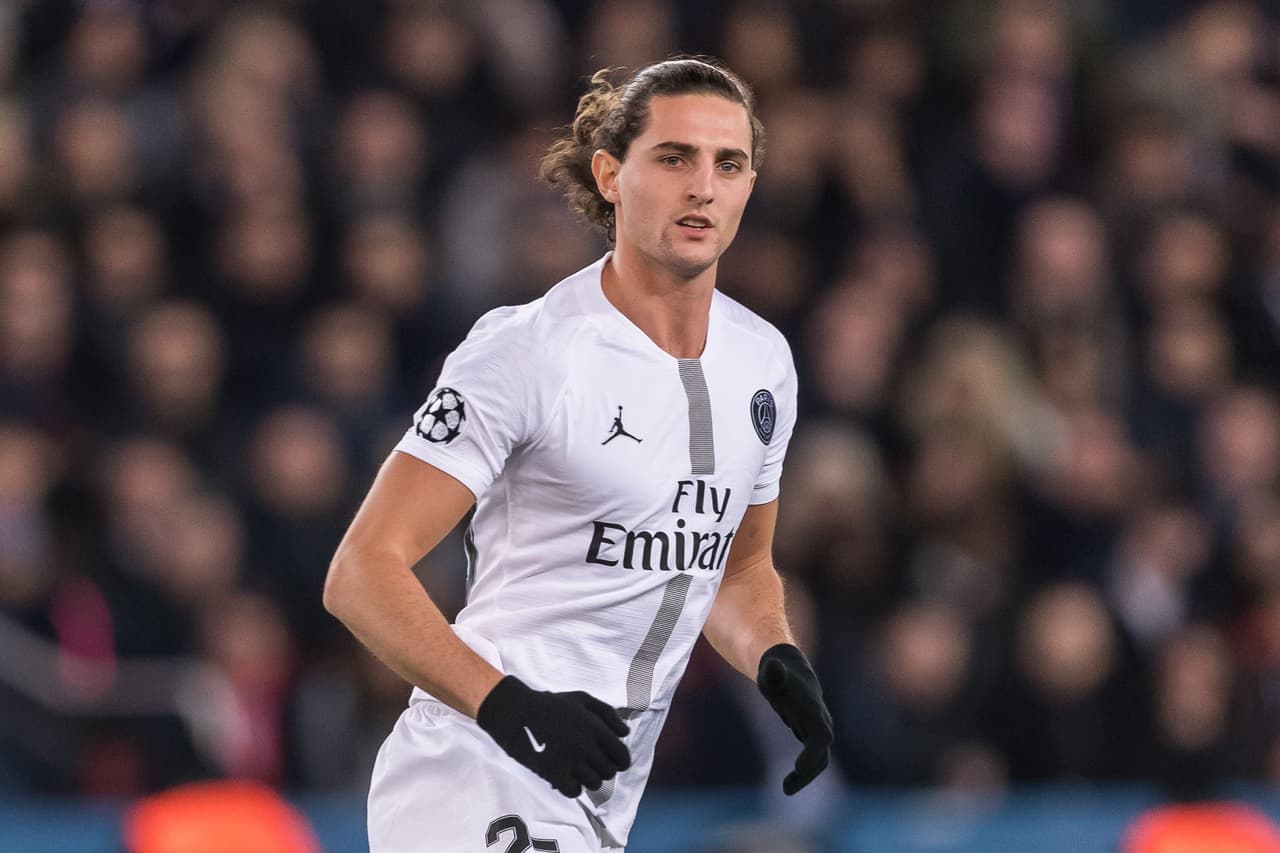 A pesar de las negaciones, Adrien Rabiot está muy cerca de continuar su carrera en el Barcelona. El mediocampista francés no renovó con el PSG.