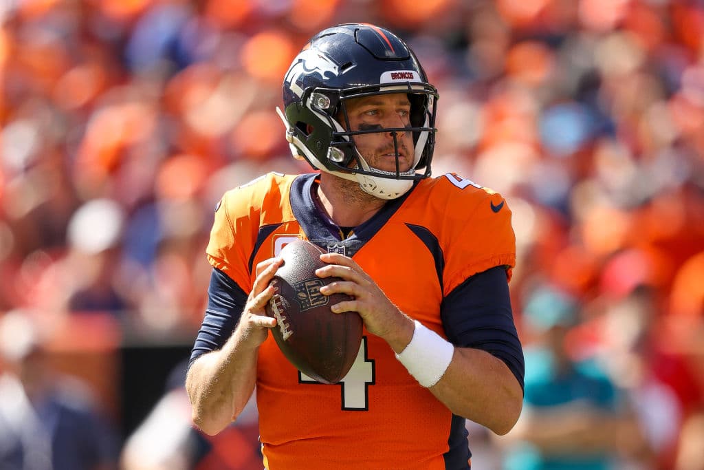 Case Keenum completó 19 de 35 pases para 222 yardas con un touchdown por la vía terrestre y una intercepción en el triunfo de los Broncos.