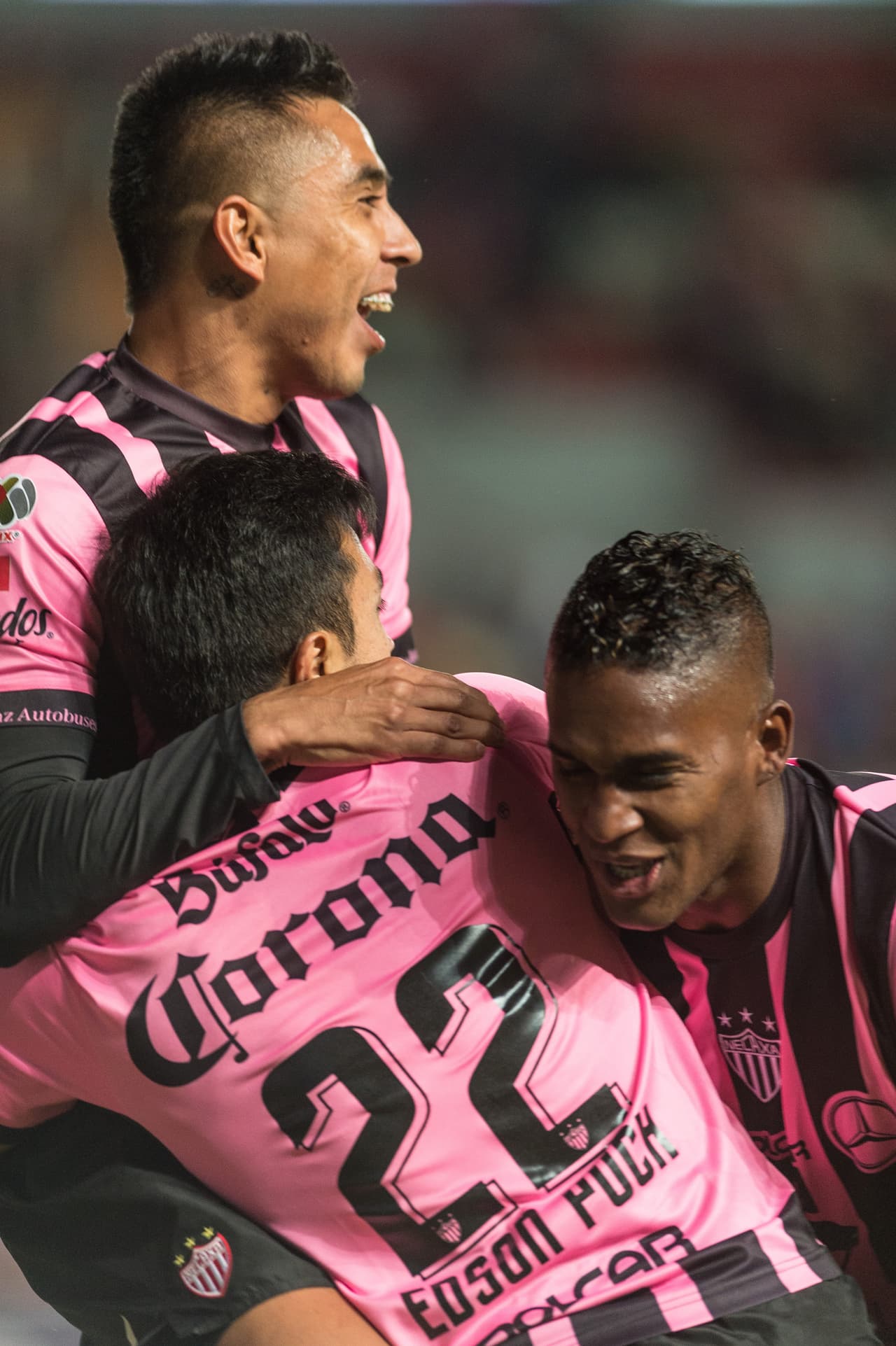 Luis Alfonso Sosa, el técnico del conjunto, tiene mucho que ver por supuesto, pero también jugadores como Jesús Isijara- que lidera con su fútbol y esfuerzo- y Edson Puch que con sus ocho goles en el torneo -uno ante Tiburones- hace que todo parezca más sencillo de lo que es en realidad.
