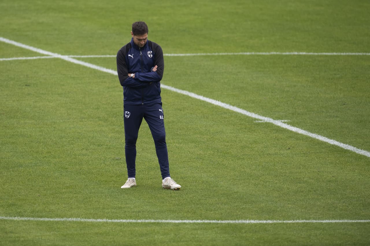 Monterrey recibe a Cruz Azul, que viene con invicto de cuatro juegos, tres de ellos victorias seguidas. Por eso, Rayados entrena con la idea de un triunfo con sabor a revancha por las derrotas sufridas contra "La Máquina" en Copa y Liga en 2018.