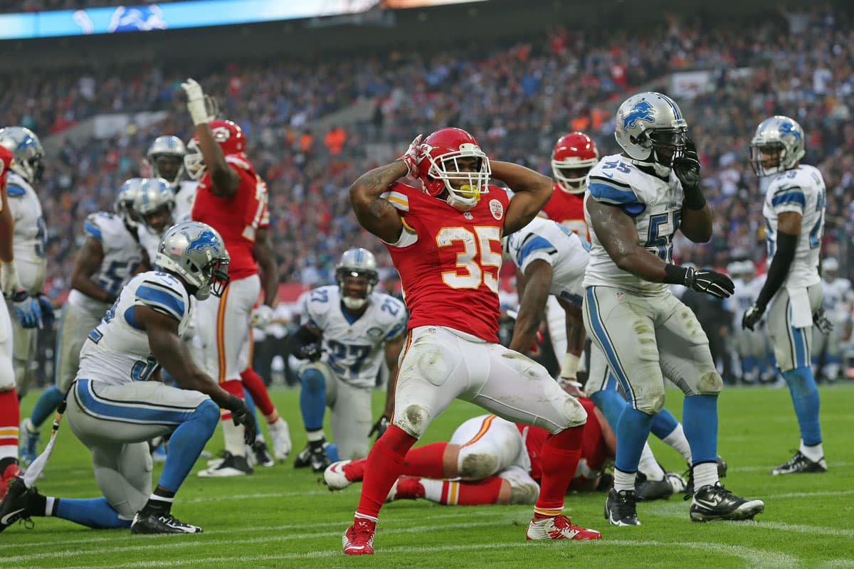 Por aire y por tierra los Kansas City Chiefs domaron a los Detroit Lions en tierras londinenses por marcador de 45-10.