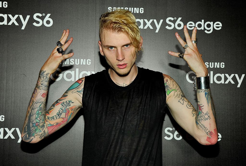 Machine Gun Kelly – el cantante, rapero y actor estadounidense cumplió 30 años el 22 de abril.