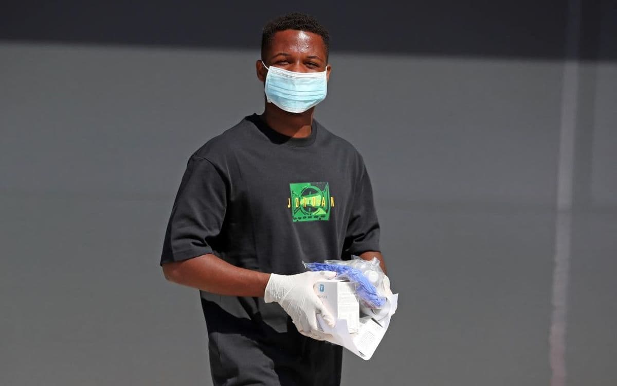 Jugadores y técnicos realizaron exámenes médicos y se les entregó una bolsa biodegradable con instrucciones con ropa necesaria para el entrenamiento. Ya que se tengan los resultados, después de la aprobación del Ministerio de Sanidad, inicia la fase de entrenamiento individual.