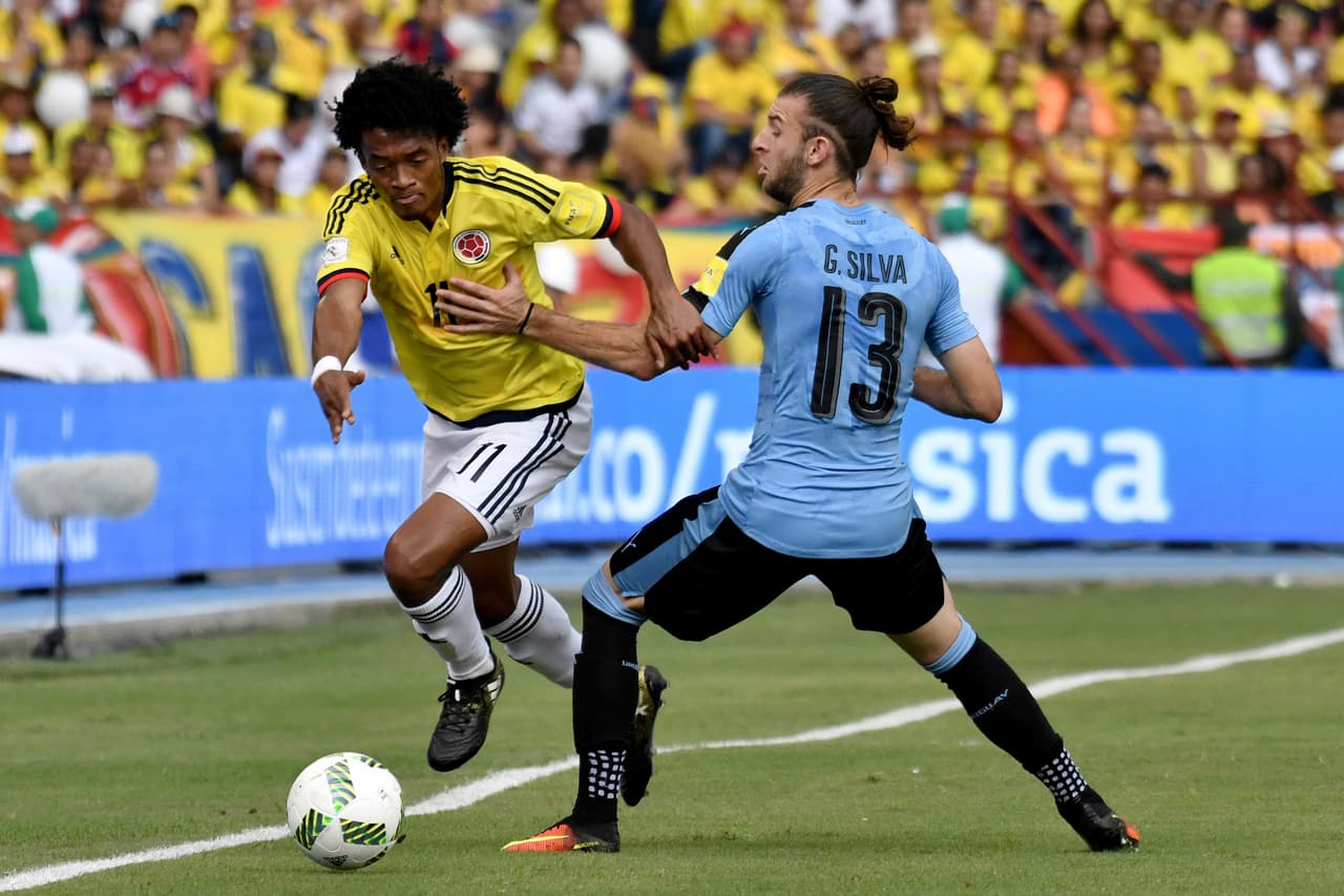 Otro que causó mucha controversia fue el uruguayo Gastón Silva, quien por sugerencia de Óscar Tabárez, prefirió a Independiente de Avellaneda sobre Pumas UNAM.