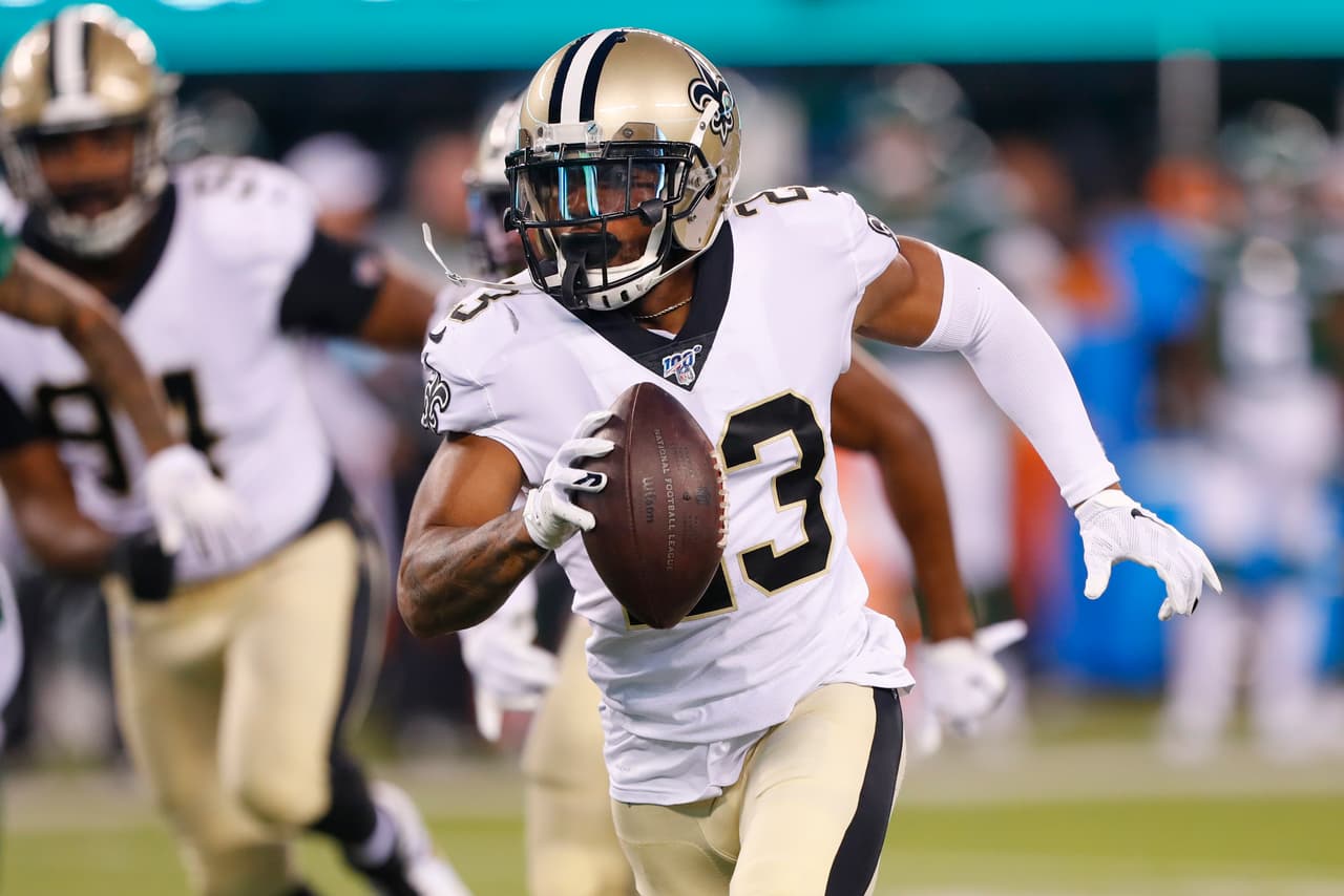 <b>Marshon Lattimore | CB | New Orleans Saints</b>
<br>
<b>- Edad: 24 años</b>
<br>- El sensacional debut de Lattimore en 2017 provocó los honores de Novato del Año.
<br>- Aunque menos llamativo desde entonces, Lattimore sigue siendo una presencia constante dentro de una secundaria secundaria de Nueva Orleans.
<br>- Como un esquinero número 1 incuestionable, el ex destacado de los Buckeyes tiene la tarea de detener la hilera de asesinos problemáticos de la NFC Sur en Julio Jones, Mike Evans, Chris Godwin y D.J. Moore.
<br>- "Está en un escalón superior de DB", dijo el entrenador de los Bears, Matt Nagy, durante la temporada. "Lo sabemos."