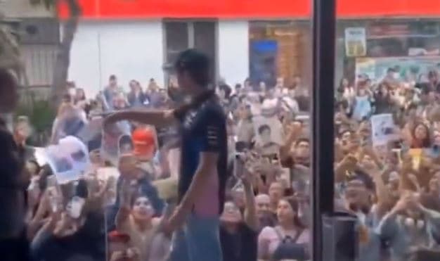 Franco Colapinto fue requerido en un evento de la casa matriz de Alpine, Renault, para una presentación especial