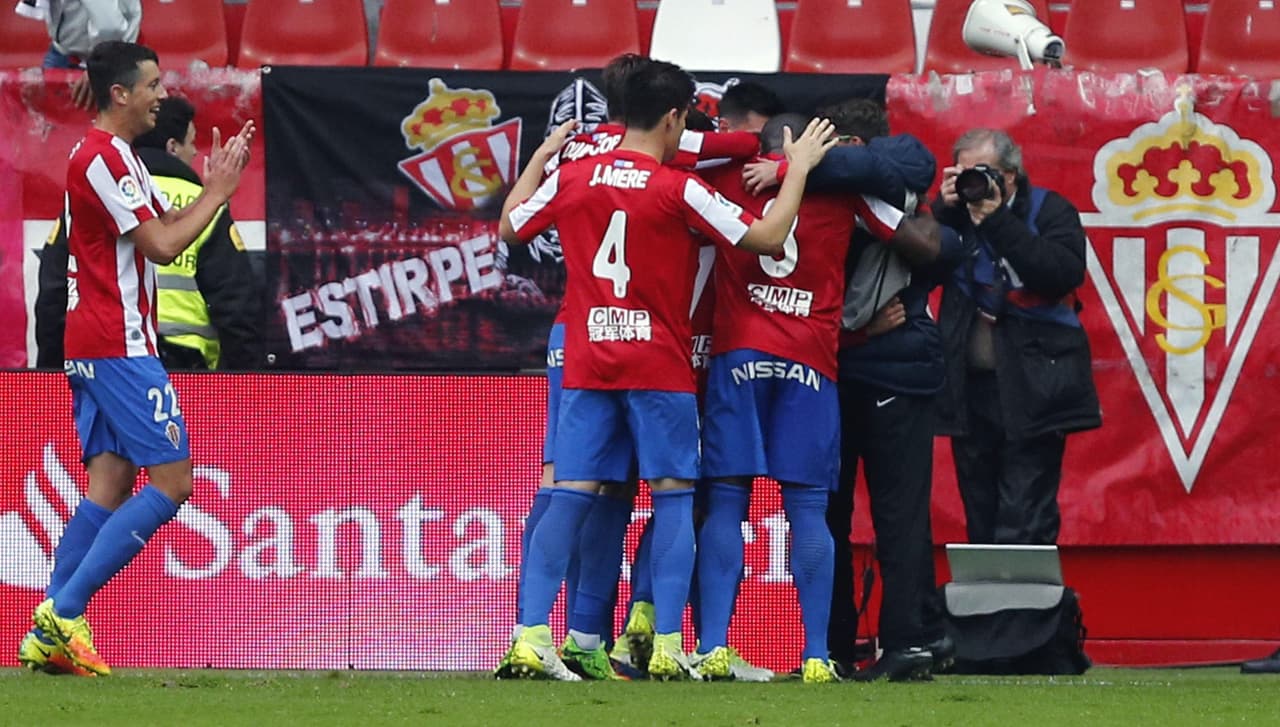 Víctor Rodríguez fue el que abrió el marcador para el Sporting al minuto 39, siendo este su segundo gol de la temporada.