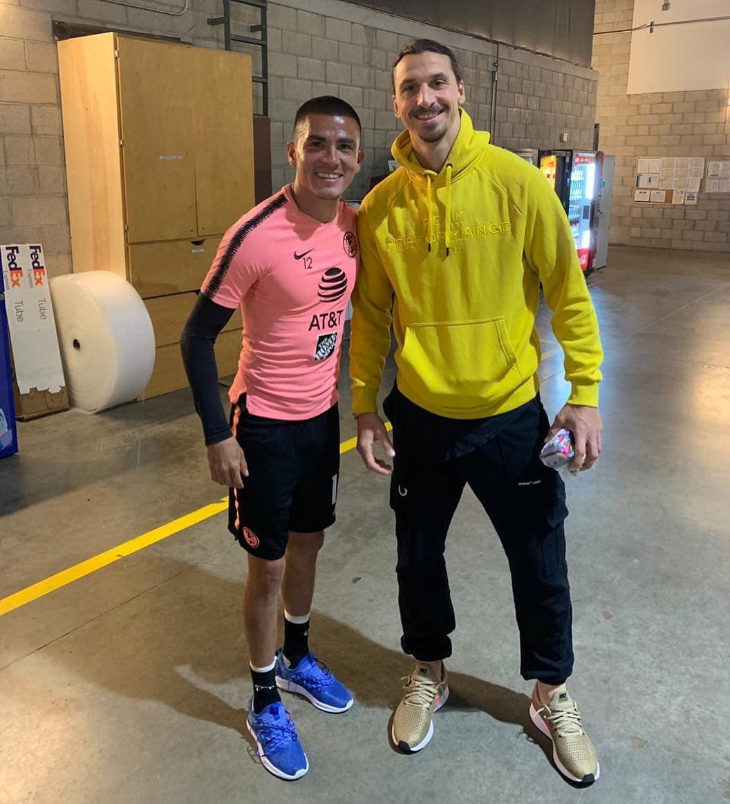 Luis Reyes con Zlatan Ibrahimovic.