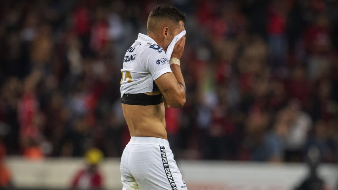 Nicolás Freire en el Pumas vs Atlas.