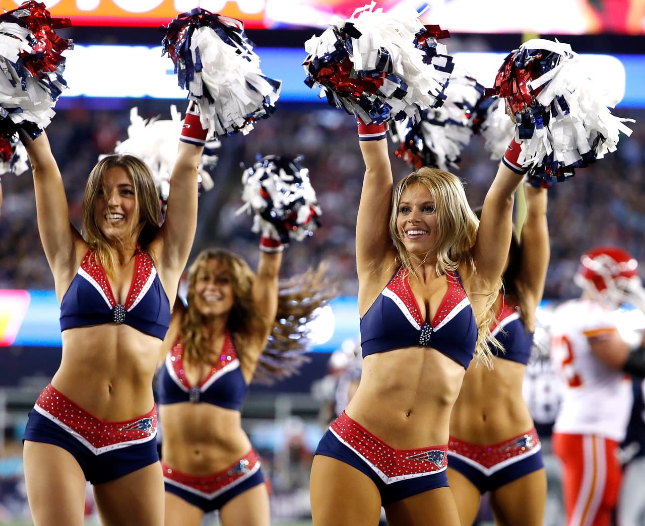 Las porristas de New England Patriots brillarán por segundo año consecutivo con su físico atlético, alegría y seductoras coreografías para darle apoyo al vigente campeón del Super Bowl.