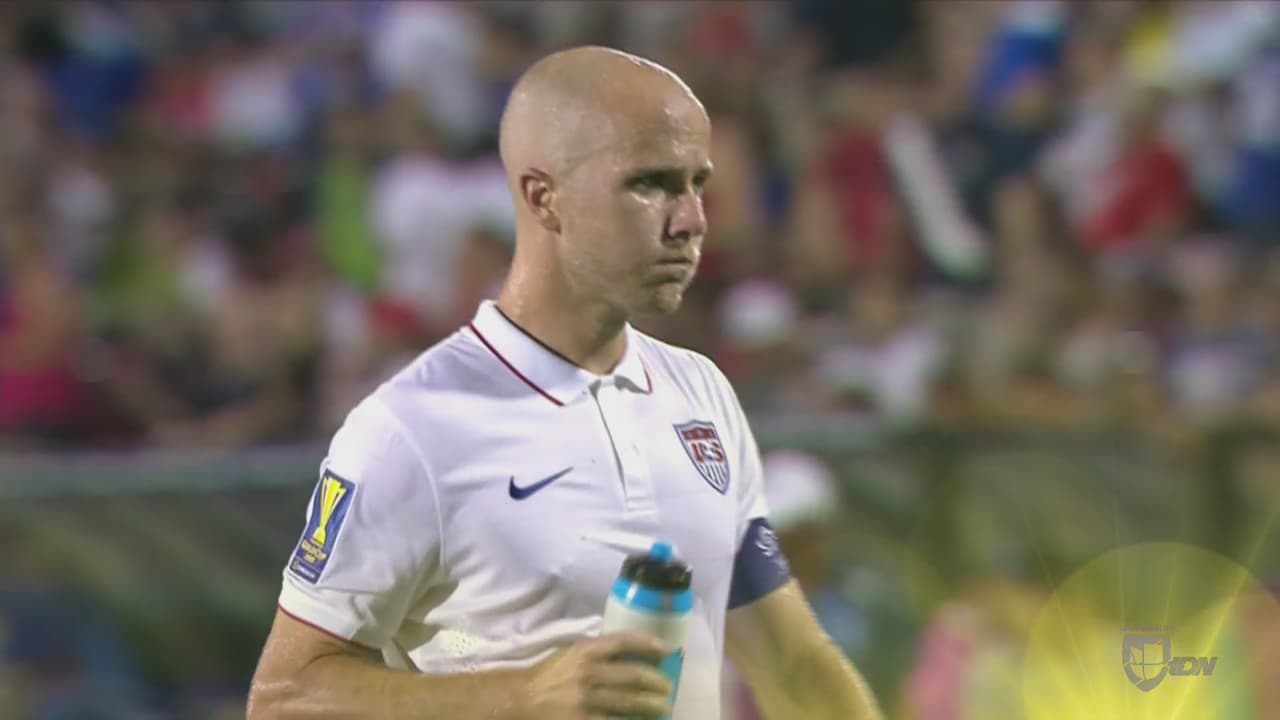 Michael Bradley: El experimentado mediocampista cargó con el equipo por grandes lapsos del partido, el jugador intentó probar al arco de Honduras en varias ocasiones aunque con poca fortuna. Calificación: 7.