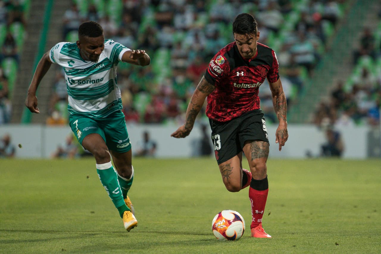 Con autoridad Santos se impone al Toluca y se mantiene en la pelea por un puesto directo para los Cuartos de Final.