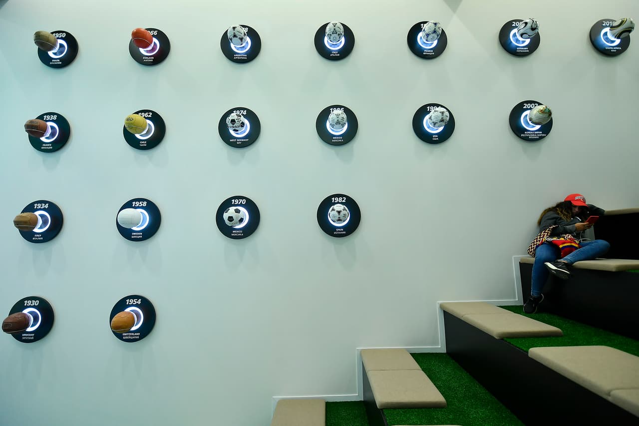 Las réplicas de cada uno de los balones están exhibidos para el placer de los visitantes.