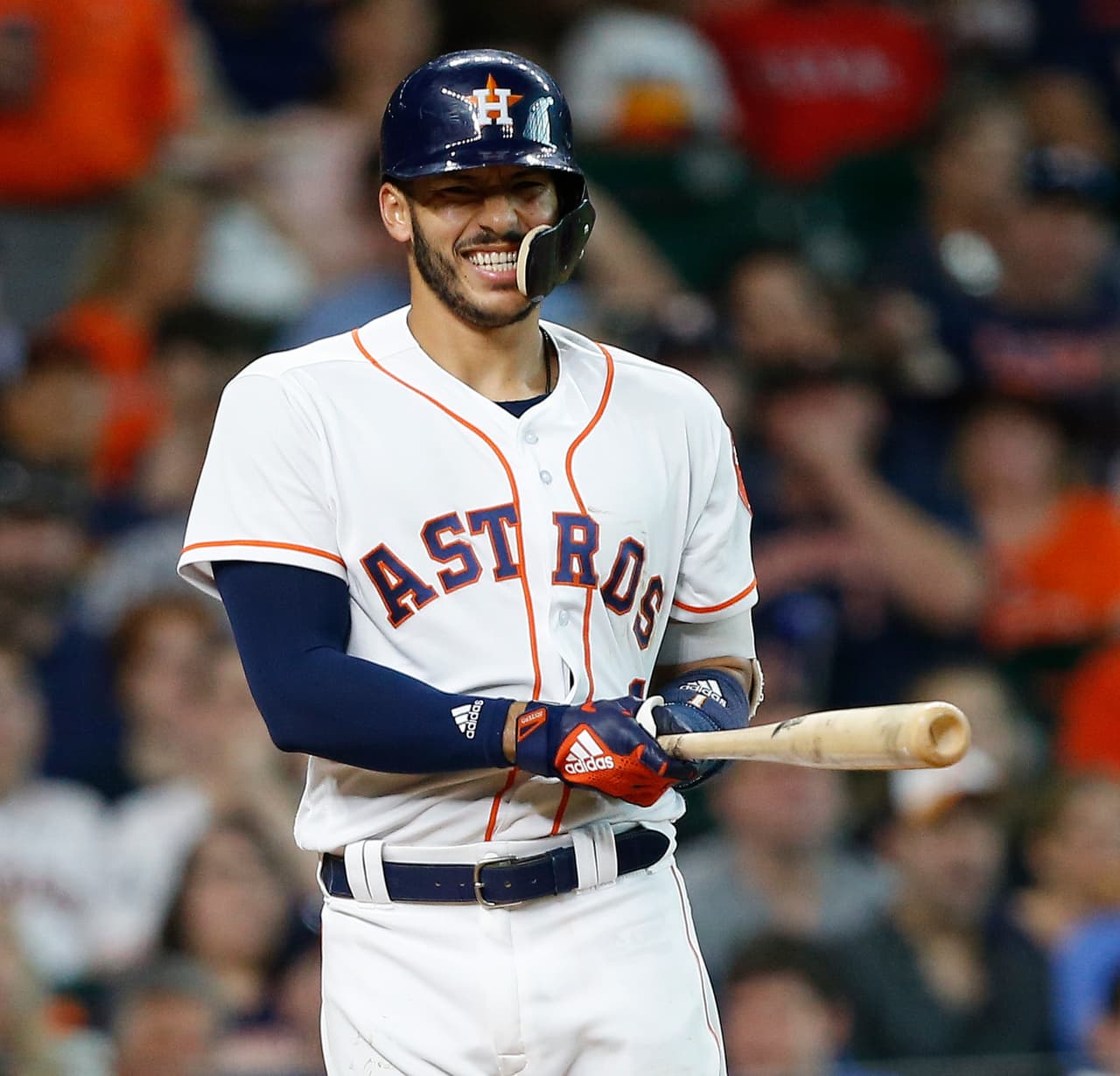Carlos Correa: es un pelotero puertorriqueño de los Astros de Houston, recientes campeones de la Serie Mundial en Béisbol.