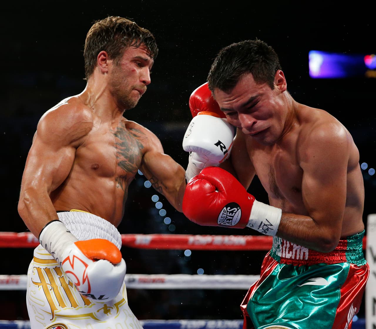 Vasyl Lomachenko tuvo fácil pelea ante Rómulo Koasicha, retuvo título pluma OMB