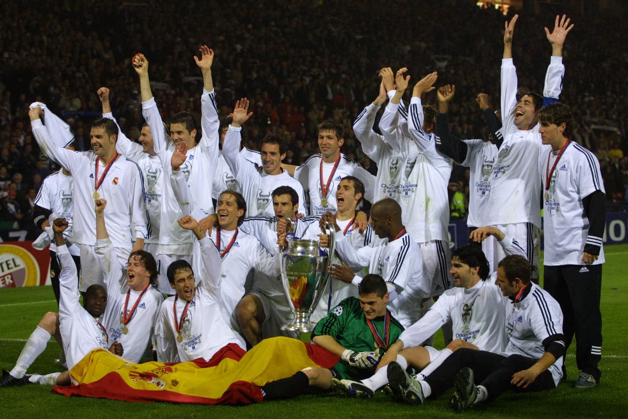 La final de la Champions League (temporada 2001/2002) la ganó el equipo madridista por 2-1 al Bayer Leverkusen.